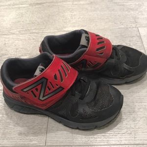 New balance black and red Velcro shoes sz 13.5